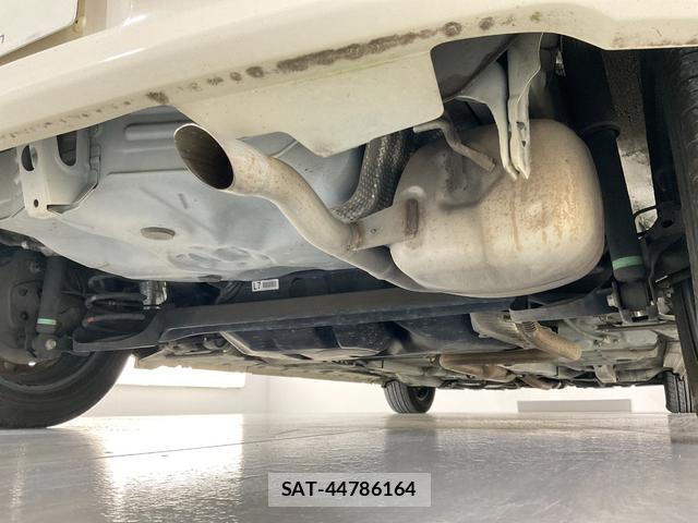 Toyota PORTE 2018-04 8329211-10