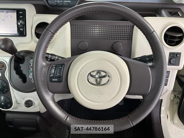 Toyota PORTE 2018-04 8329211-12