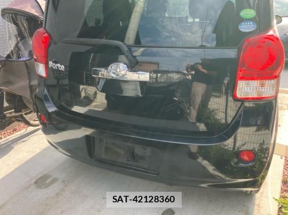Toyota PORTE 2013-01 8282144-1