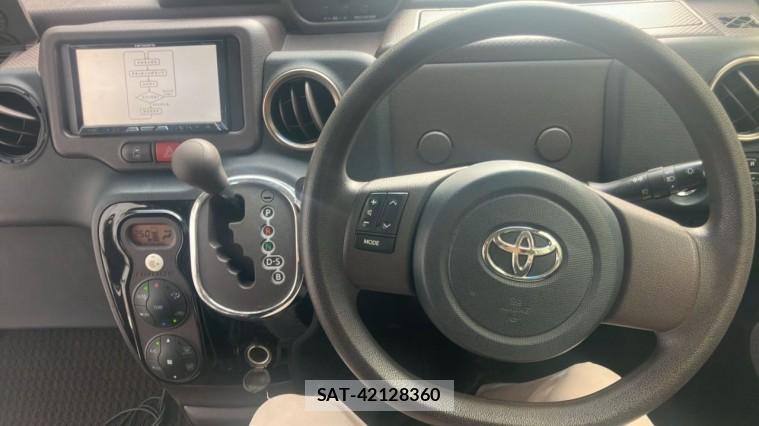 Toyota PORTE 2013-01 8282144-16
