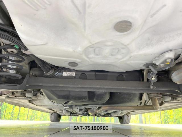 Toyota PORTE 2015-12 8329471-18