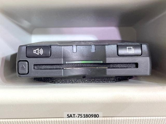 Toyota PORTE 2015-12 8329471-5