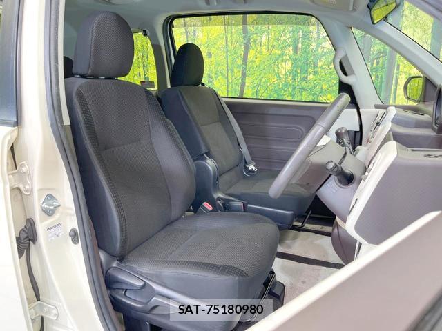 Toyota PORTE 2015-12 8329471-7