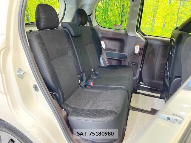 Toyota PORTE 2015-12 8329471-8