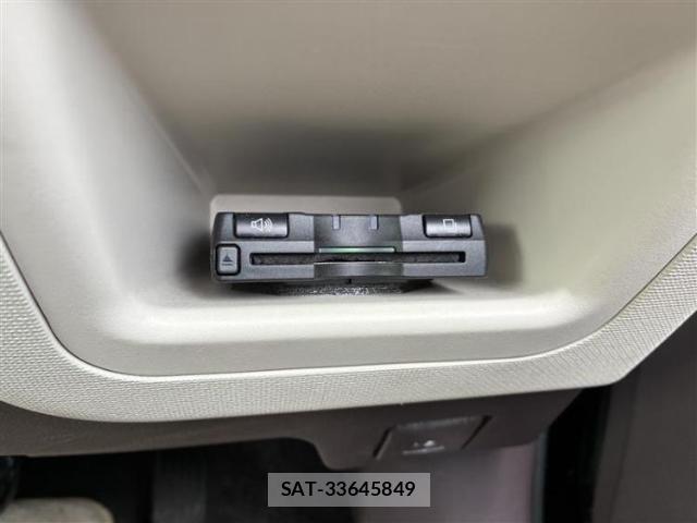 Toyota PORTE 2014-07 8330651-16