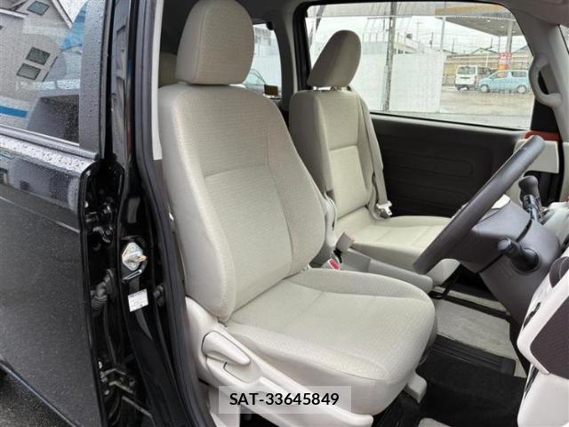 Toyota PORTE 2014-07 8330651-4