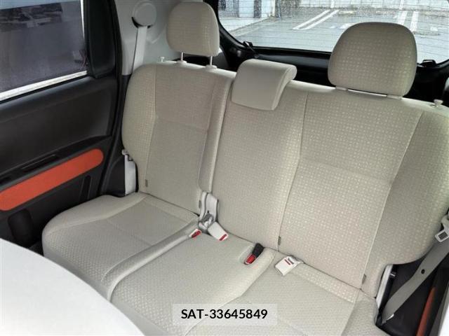 Toyota PORTE 2014-07 8330651-6
