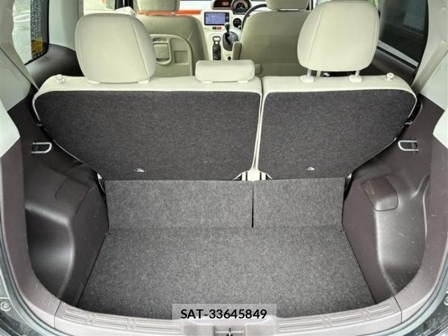 Toyota PORTE 2014-07 8330651-7