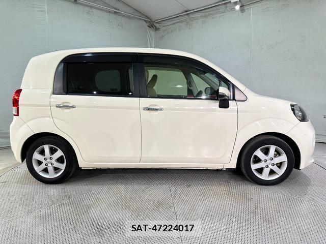 Toyota PORTE 2015-07 8330696-12