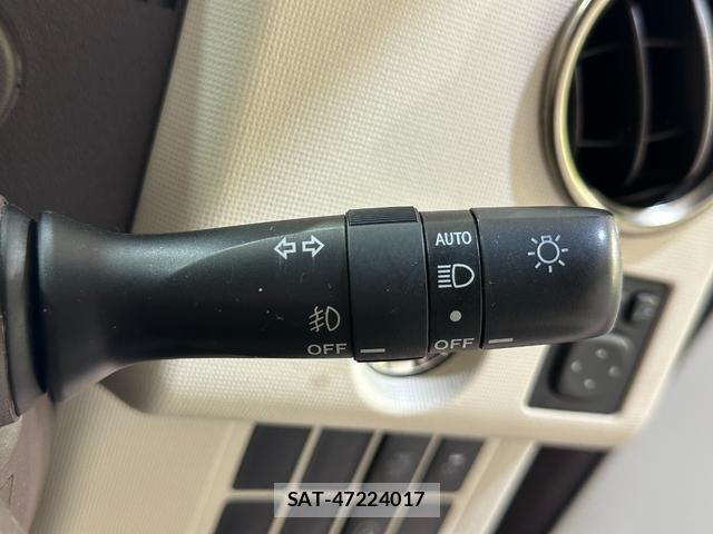 Toyota PORTE 2015-07 8330696-5