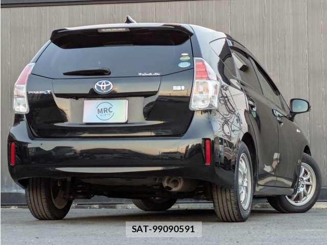 Toyota PRIUS ALPHA 2015-02 8328410-1