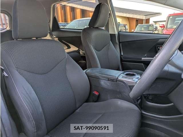 Toyota PRIUS ALPHA 2015-02 8328410-9