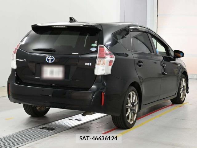 Toyota PRIUS ALPHA 2017-11 8328511-1