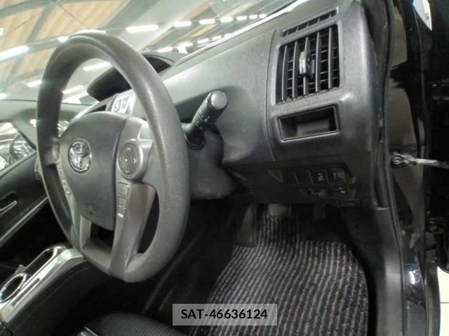 Toyota PRIUS ALPHA 2017-11 8328511-3