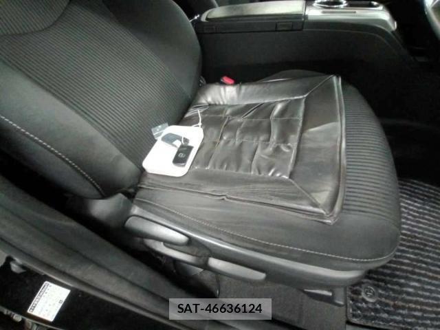 Toyota PRIUS ALPHA 2017-11 8328511-5