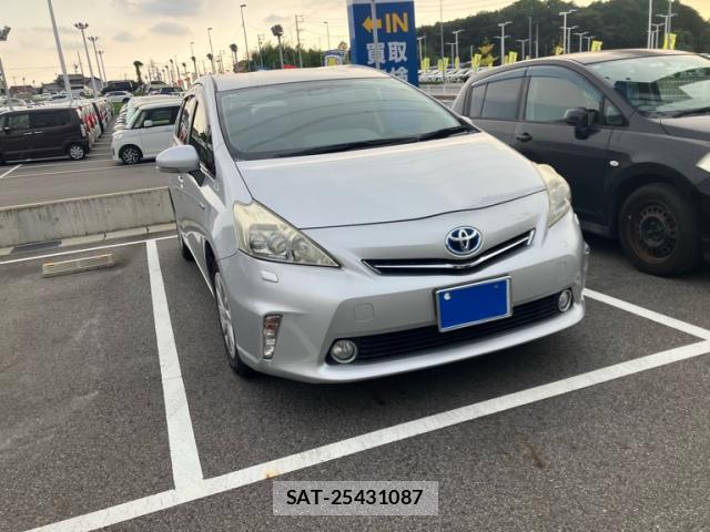 Toyota PRIUS ALPHA 2013-03 8328573-1
