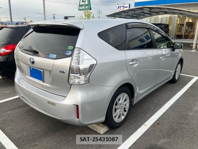 Toyota PRIUS ALPHA 2013-03 8328573-5