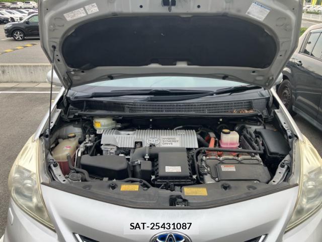 Toyota PRIUS ALPHA 2013-03 8328573-8