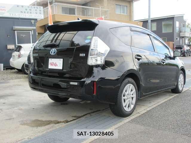 Toyota PRIUS ALPHA 2012-12 8328721-1