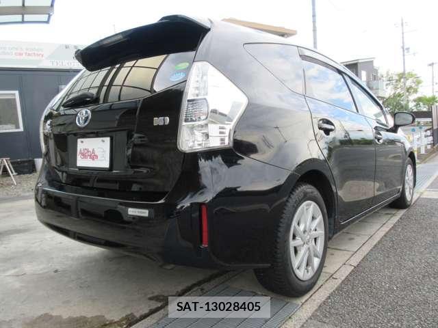 Toyota PRIUS ALPHA 2012-12 8328721-13