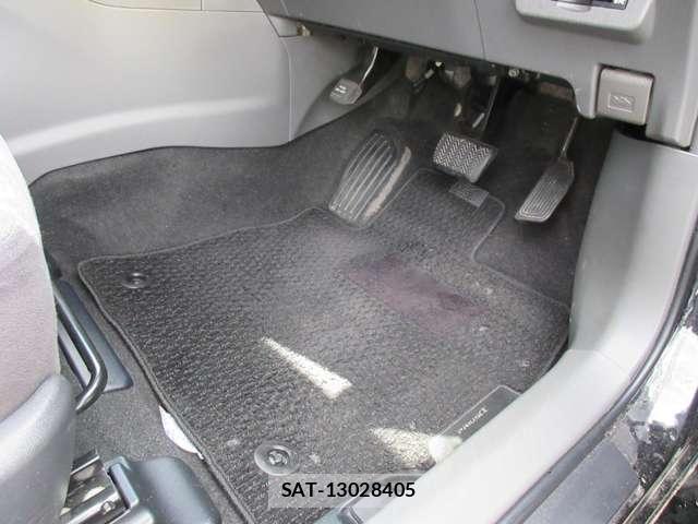 Toyota PRIUS ALPHA 2012-12 8328721-5