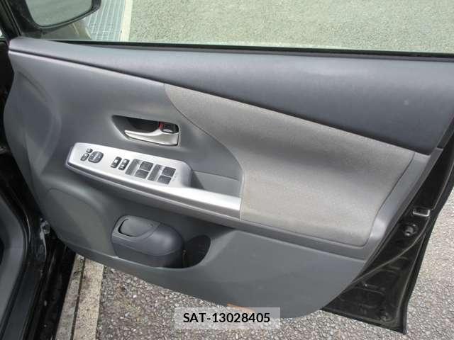 Toyota PRIUS ALPHA 2012-12 8328721-8
