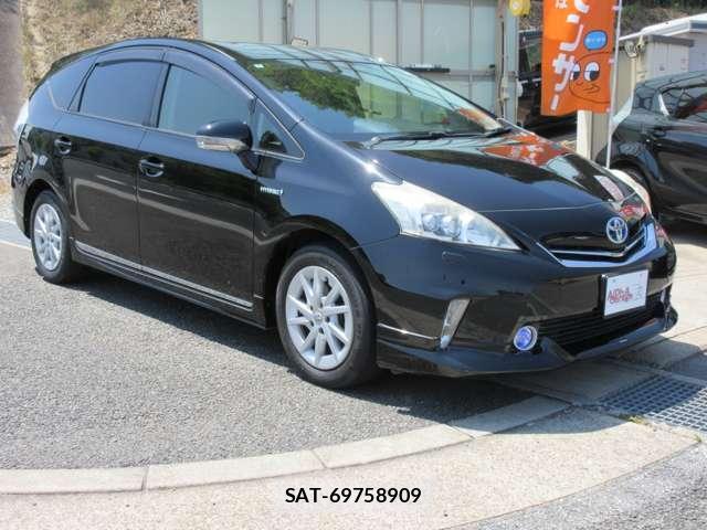 Toyota PRIUS ALPHA 2012-08 8328723-0