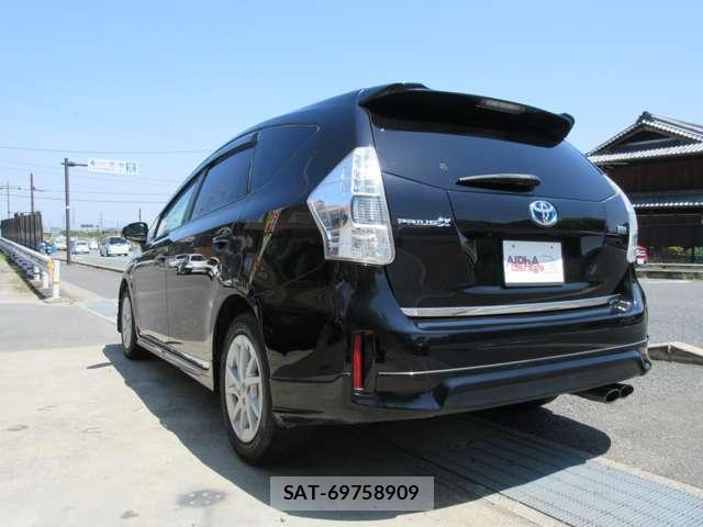 Toyota PRIUS ALPHA 2012-08 8328723-1