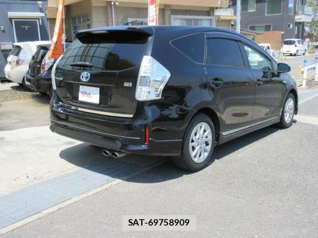Toyota PRIUS ALPHA 2012-08 8328723-11