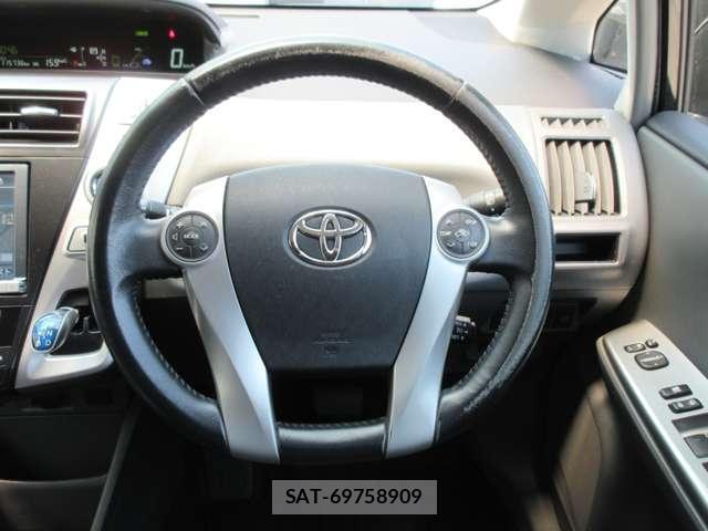 Toyota PRIUS ALPHA 2012-08 8328723-6