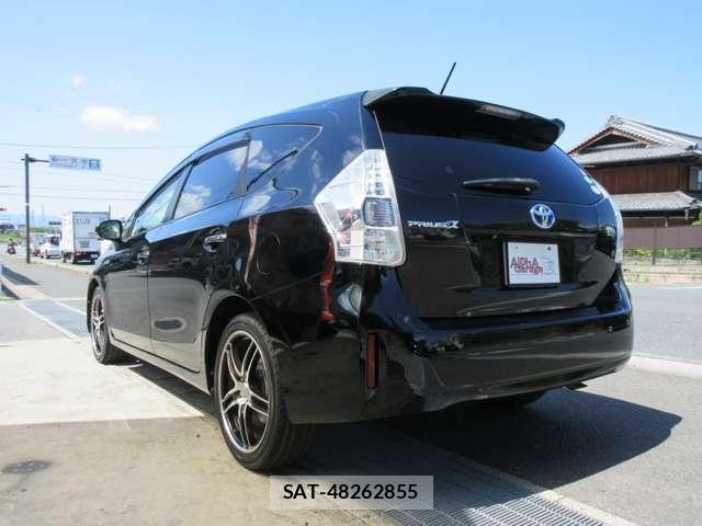 Toyota PRIUS ALPHA 2014-02 8328727-1