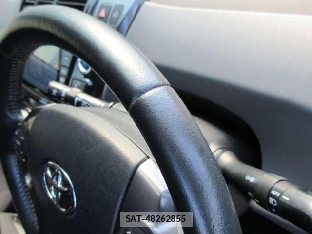 Toyota PRIUS ALPHA 2014-02 8328727-6