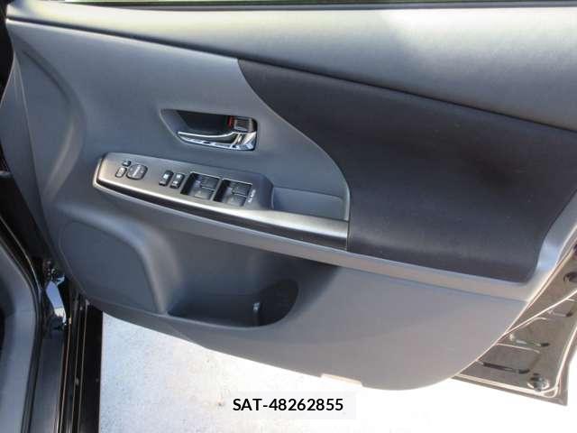 Toyota PRIUS ALPHA 2014-02 8328727-7