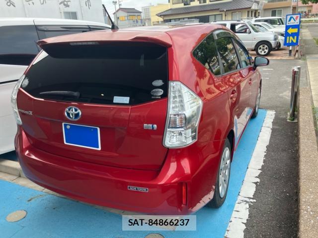 Toyota PRIUS ALPHA 2011-08 8328975-13