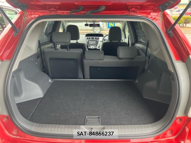 Toyota PRIUS ALPHA 2011-08 8328975-6