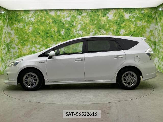 Toyota PRIUS ALPHA 2014-01 8330450-1