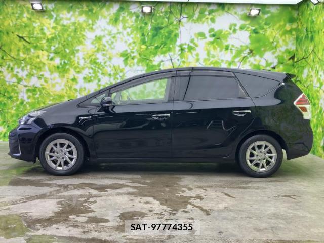 Toyota PRIUS ALPHA 2018-10 8330612-1