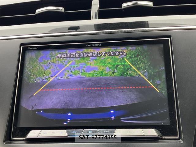 Toyota PRIUS ALPHA 2018-10 8330612-12