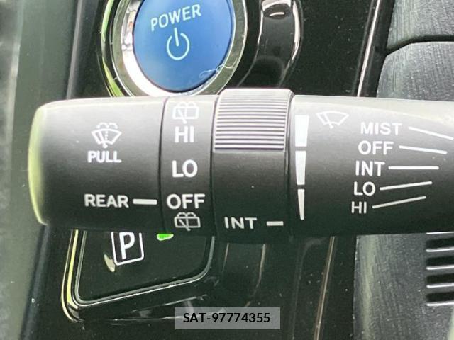 Toyota PRIUS ALPHA 2018-10 8330612-16
