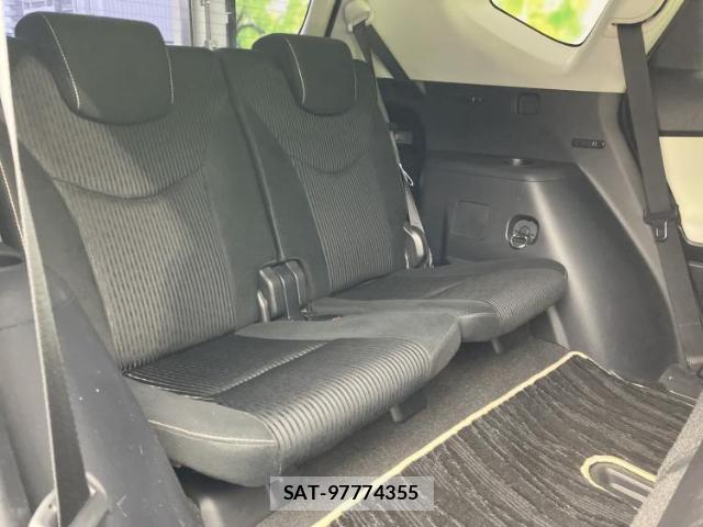 Toyota PRIUS ALPHA 2018-10 8330612-5