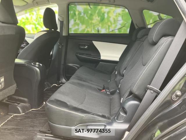 Toyota PRIUS ALPHA 2018-10 8330612-7