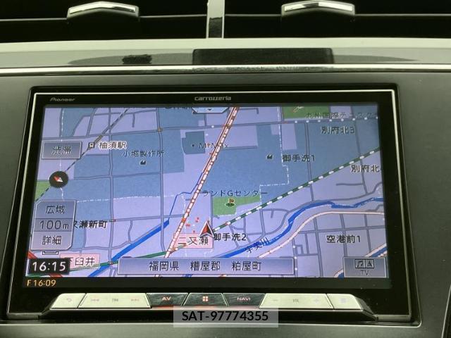 Toyota PRIUS ALPHA 2018-10 8330612-8