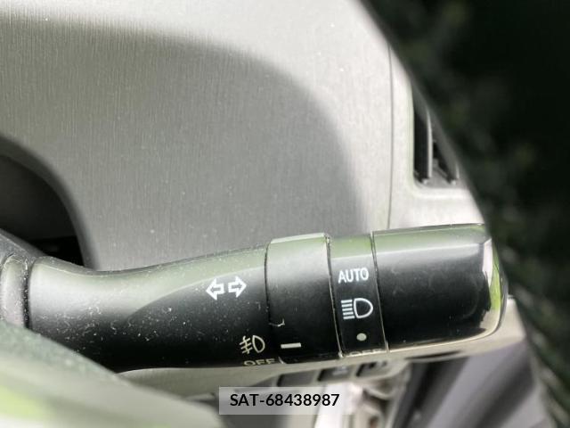 Toyota PRIUS ALPHA 2013-11 8330627-15