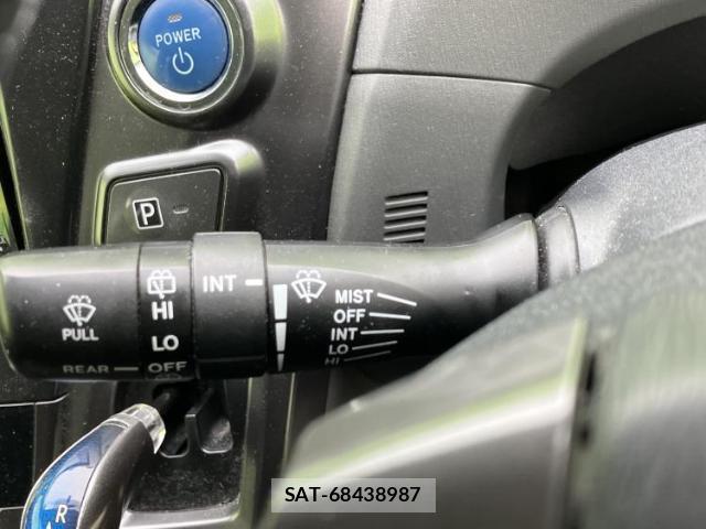 Toyota PRIUS ALPHA 2013-11 8330627-16