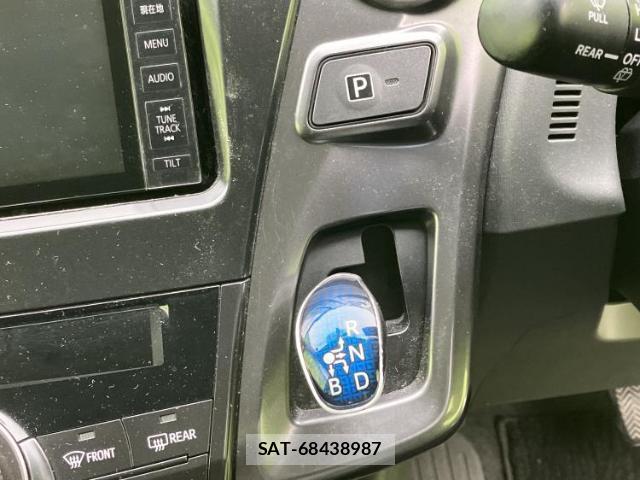 Toyota PRIUS ALPHA 2013-11 8330627-17