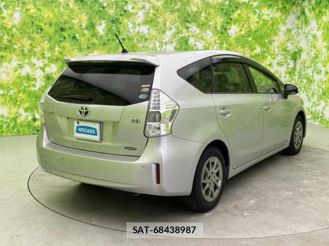 Toyota PRIUS ALPHA 2013-11 8330627-2