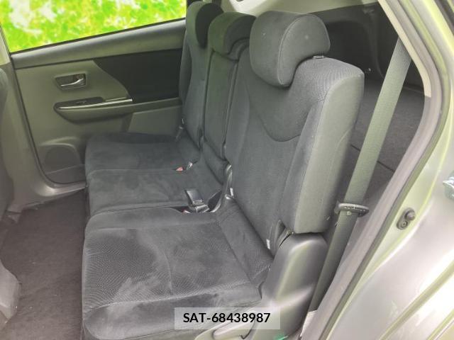 Toyota PRIUS ALPHA 2013-11 8330627-6