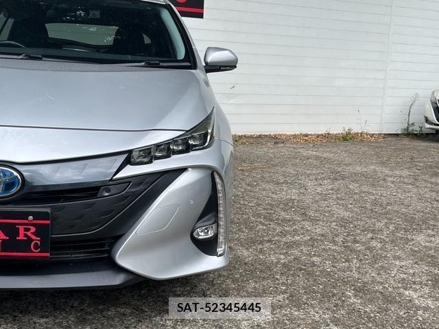 Toyota PRIUS PHV 2018-11 8328293-11