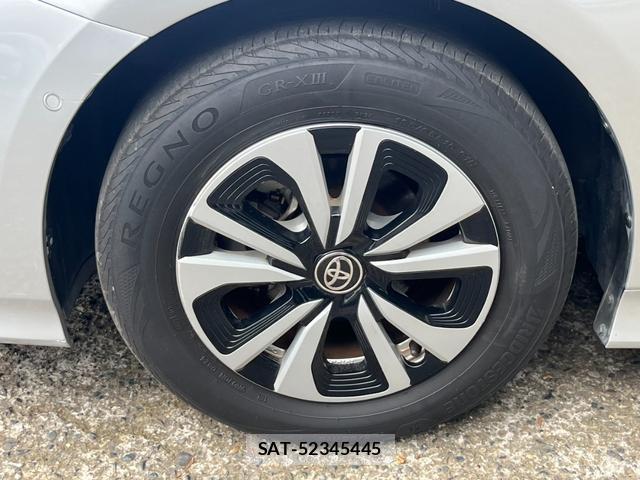 Toyota PRIUS PHV 2018-11 8328293-16