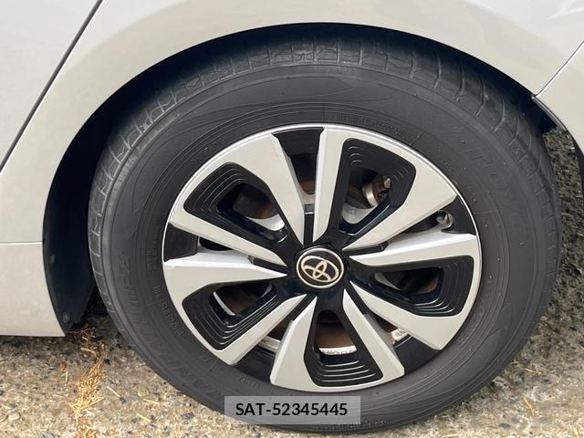 Toyota PRIUS PHV 2018-11 8328293-17